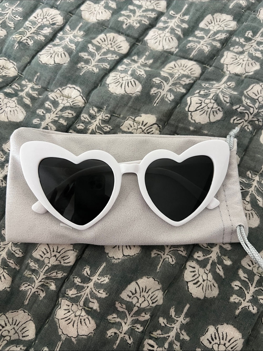 White Heart Frame Sunglasses - Classic Black Lenses